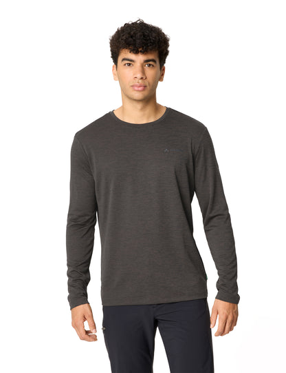 Me Essential LS T-Shirt